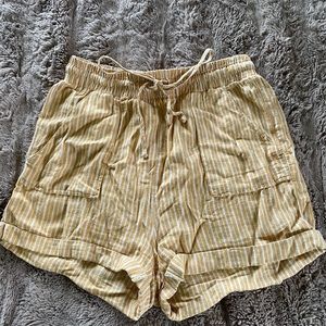 Vintage linen high waisted shorts, forever 21, size M,